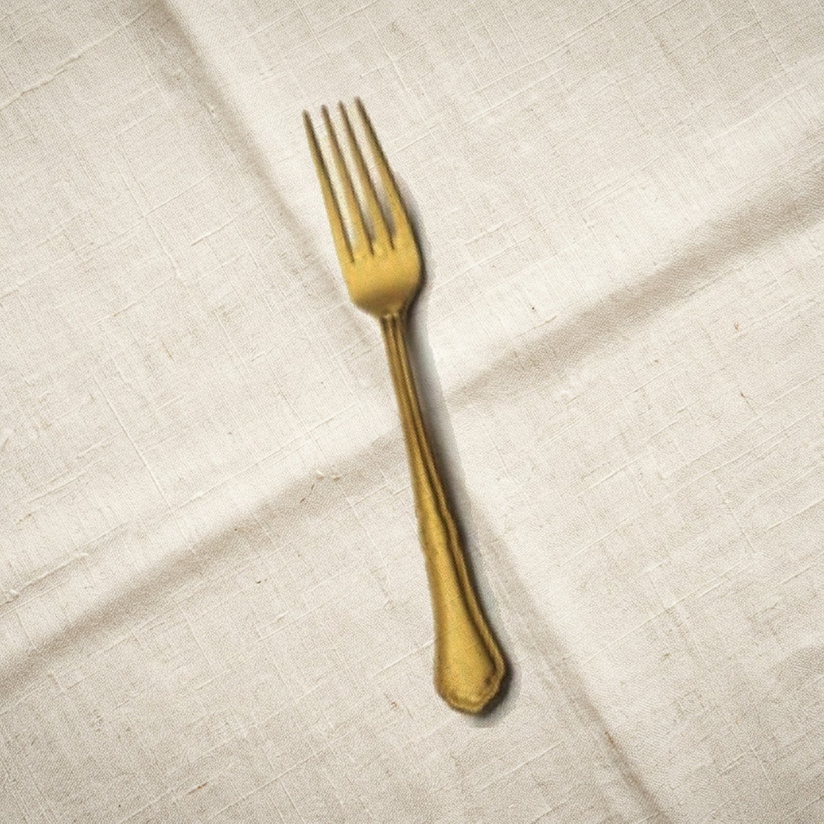 Tenedor de mesa dorado · BRINDIS, foto 1 de 2